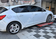 Opel Astra J Uyumlu Yedek Parça Delikli Marşpiyel