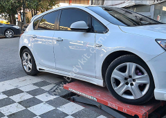 Opel Astra J Uyumlu Yedek Parça Delikli Marşpiyel