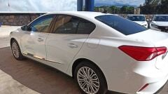 Ford Focus  Uyumlu Yedek Parça  2019+ Kapı Çıtası Pıano Black