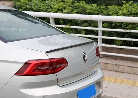Volkswagen Passat B8 Uyumlu Yedek Parça Spoiler Parlak Siyah