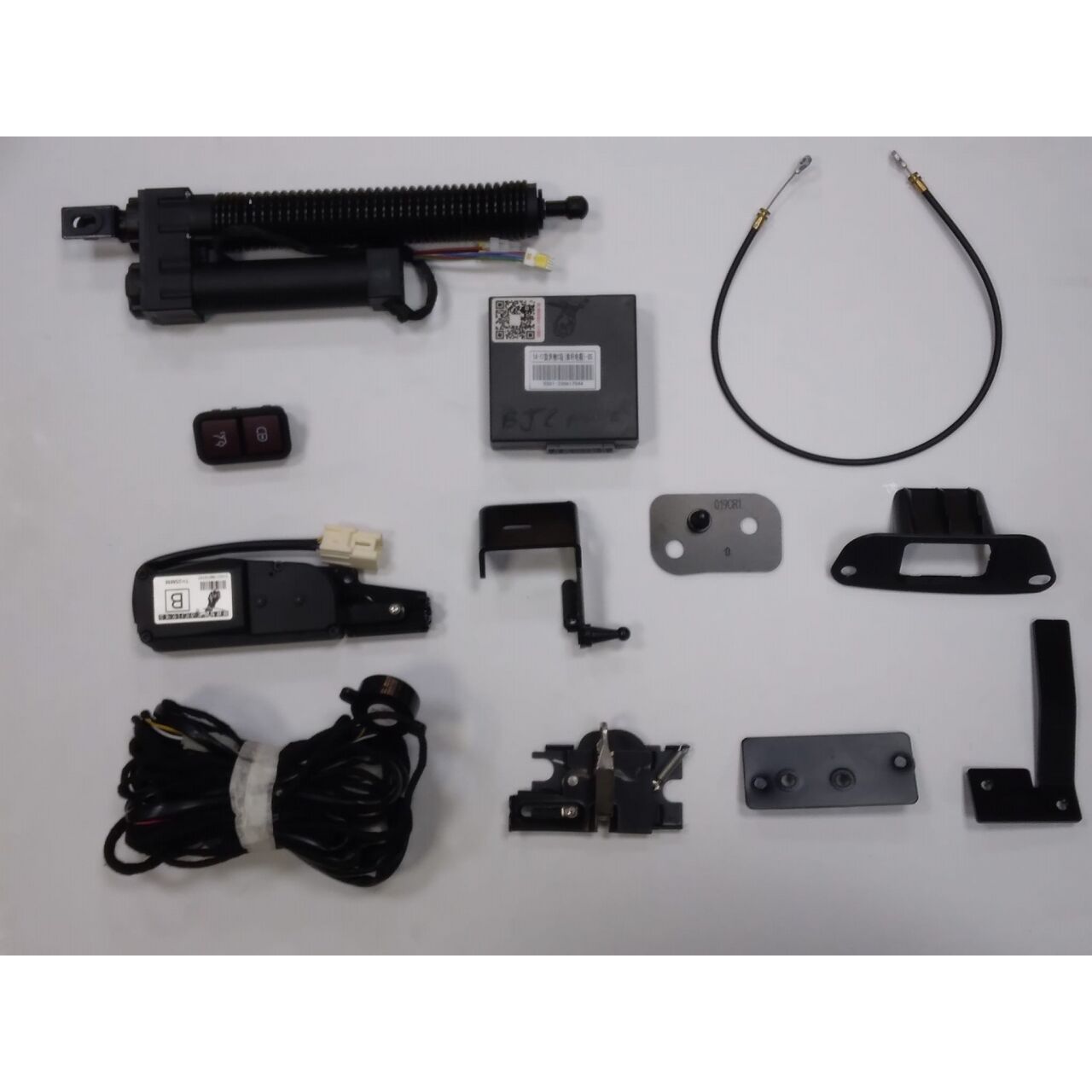 Mercedes C-Class W205 2014-2017 Uyumlu Yedek Parça Çift Motor Otomatik Bagaj Açma