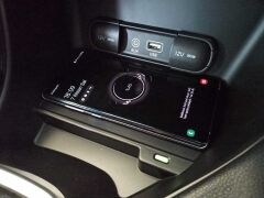 Kia Sportage 2016-2019 Uyumlu Yedek Parça Kablosuz Şarj Standı