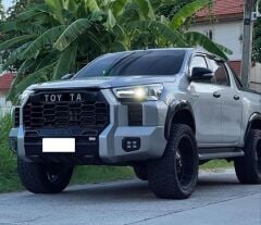 Toyota Hilux 2016-2019 İçin Tundra Body Kit (Far-Stop-Sis Dahil)