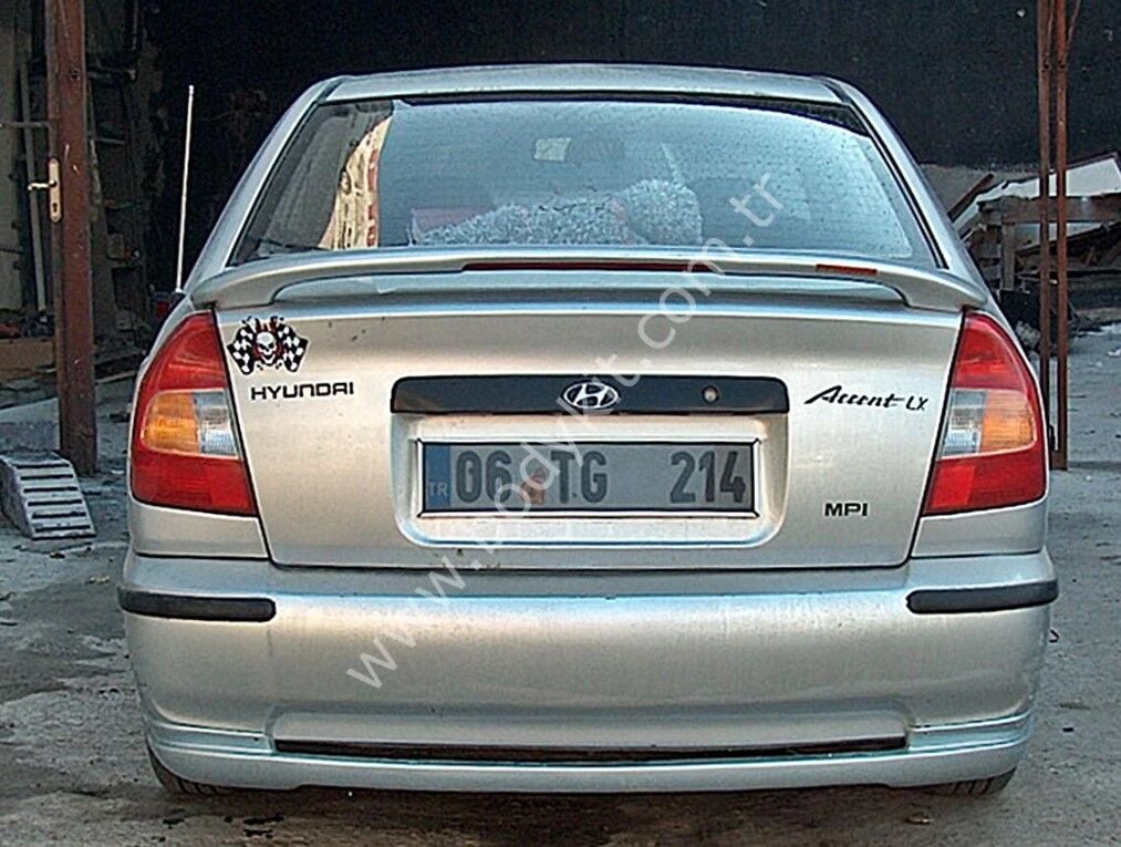 Hyundai Accent Uyumlu Yedek Parça Milenyum Işıklı Spoiler