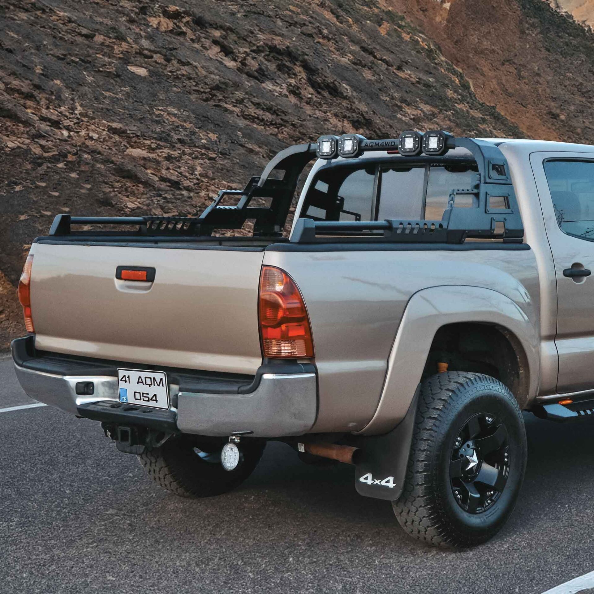 Toyota Hilux Revo 2010-2015 Uyumlu Yedek Parça Sepetsiz Ledli Roll Bar AQM4WD X10