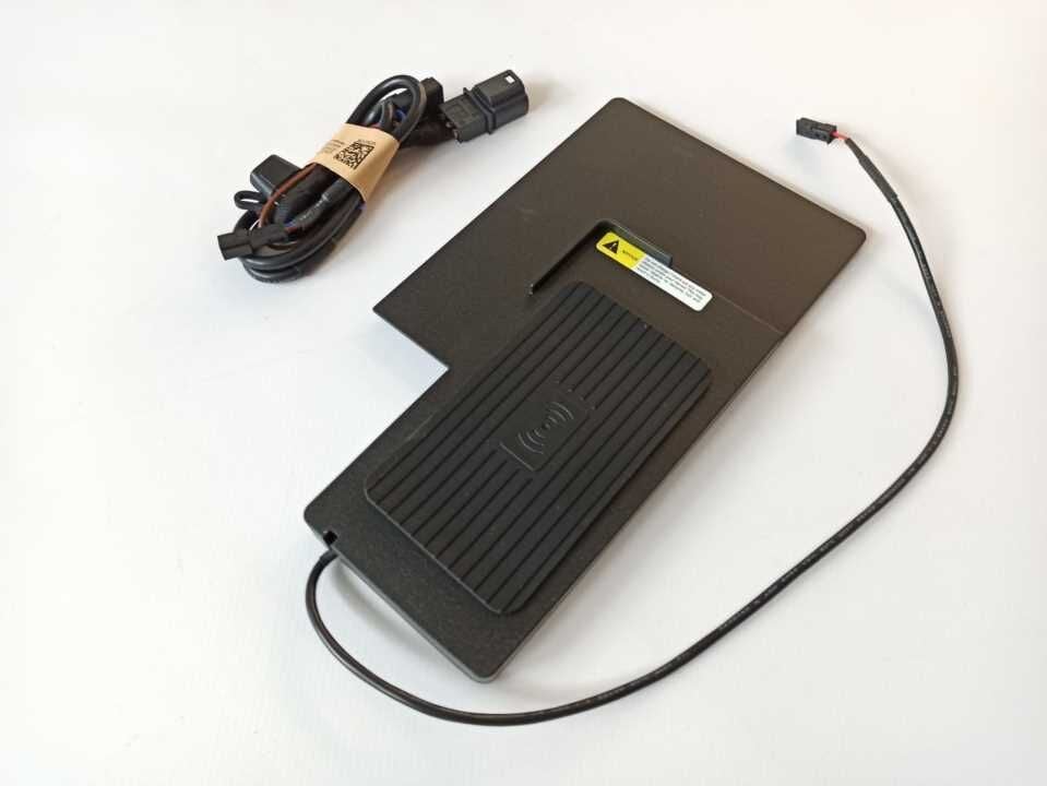 Audi A4 2016-2019 Uyumlu Yedek Parça  Telefon Şarj Kiti