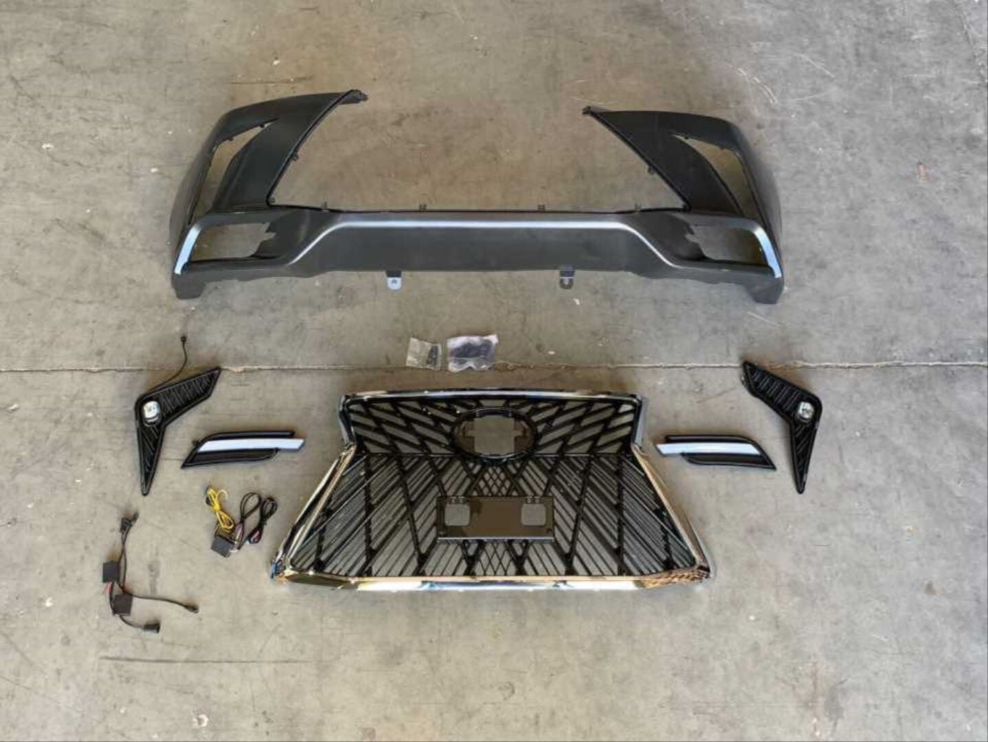 Toyota Hilux Vigo 2012-2015 İçin Uyumlu Lexus Ön Tampon + Panjur