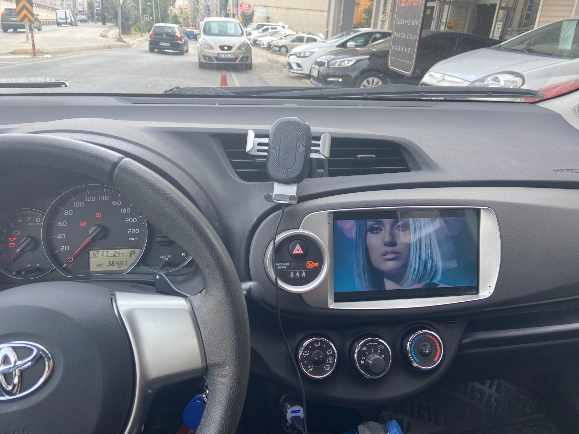 Toyota Yaris Multimedya Carplay+And.Auto 4+64gb
