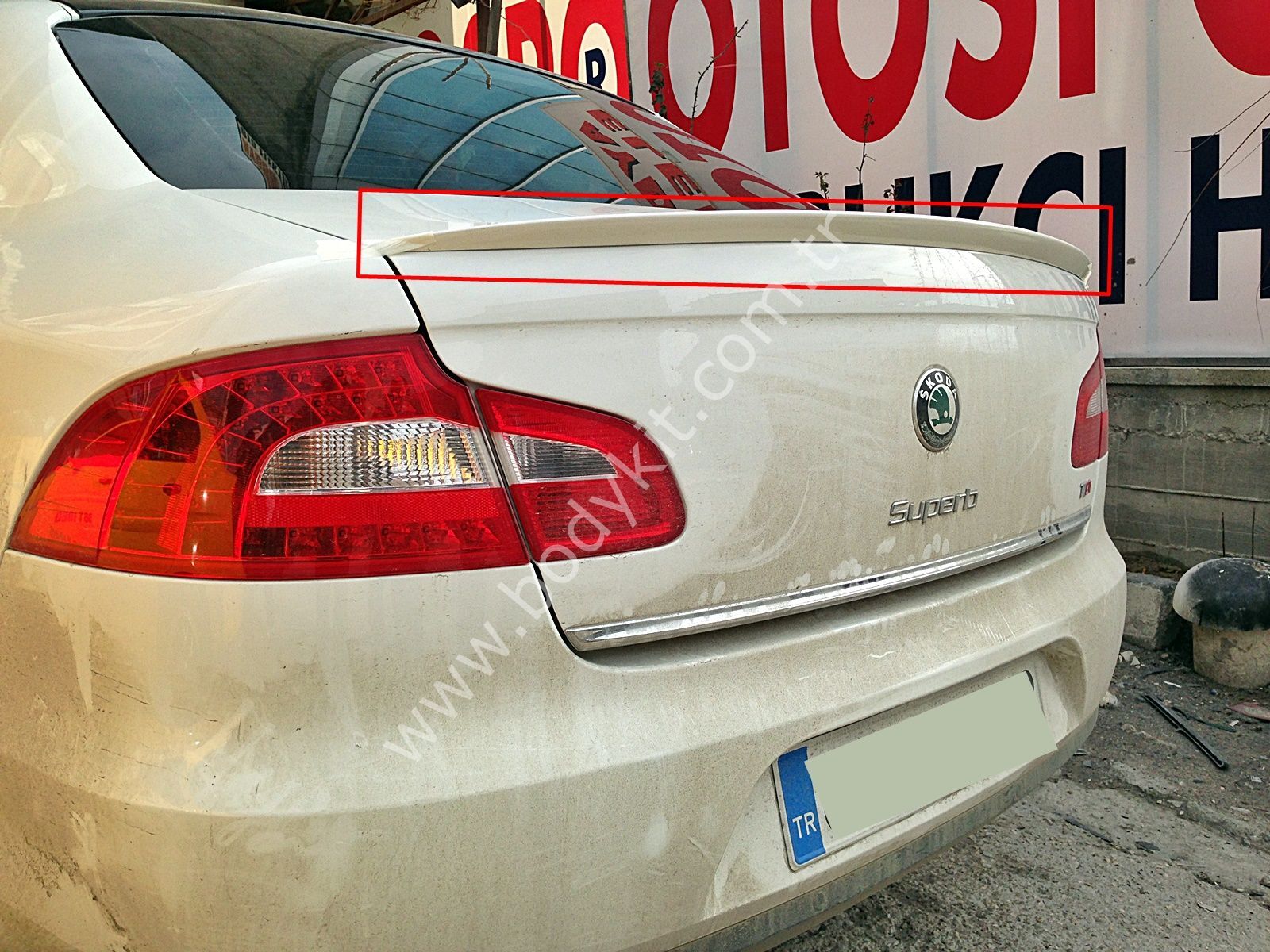 Skoda SuperB Uyumlu Yedek Parça Spoiler