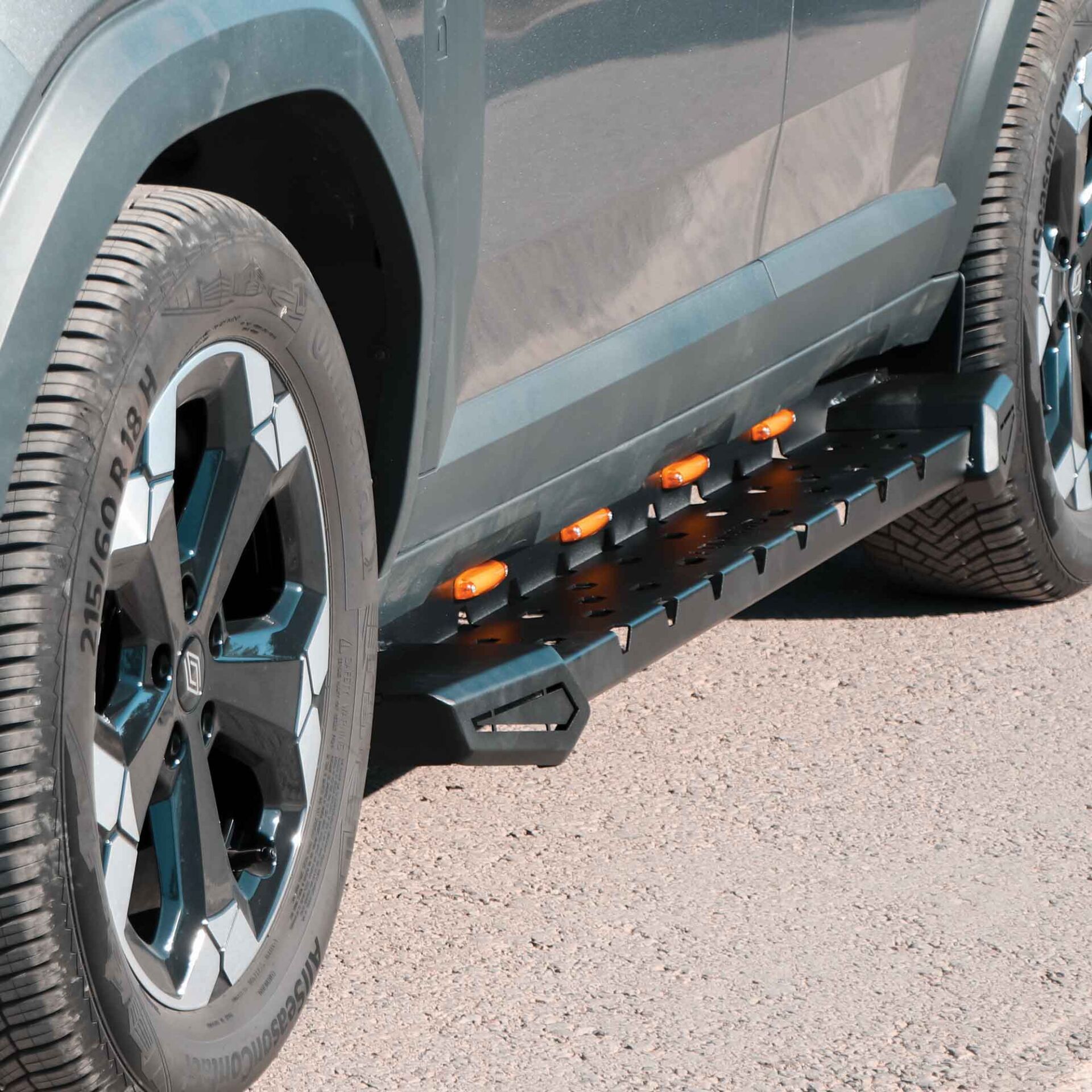 Mitsubishi L200 Çelik Yan Basamak AQM4WD M30