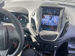 FORD COURİER-KURYE TESLA MULTİMEDYA CARPLAY-AND AUTO 6+64GB
