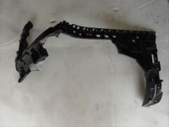 Mercedes W213 E SERISI 2016+ Amg Uyumlu Yedek Parça Arka Tampon Iç Braketi - 2138850263