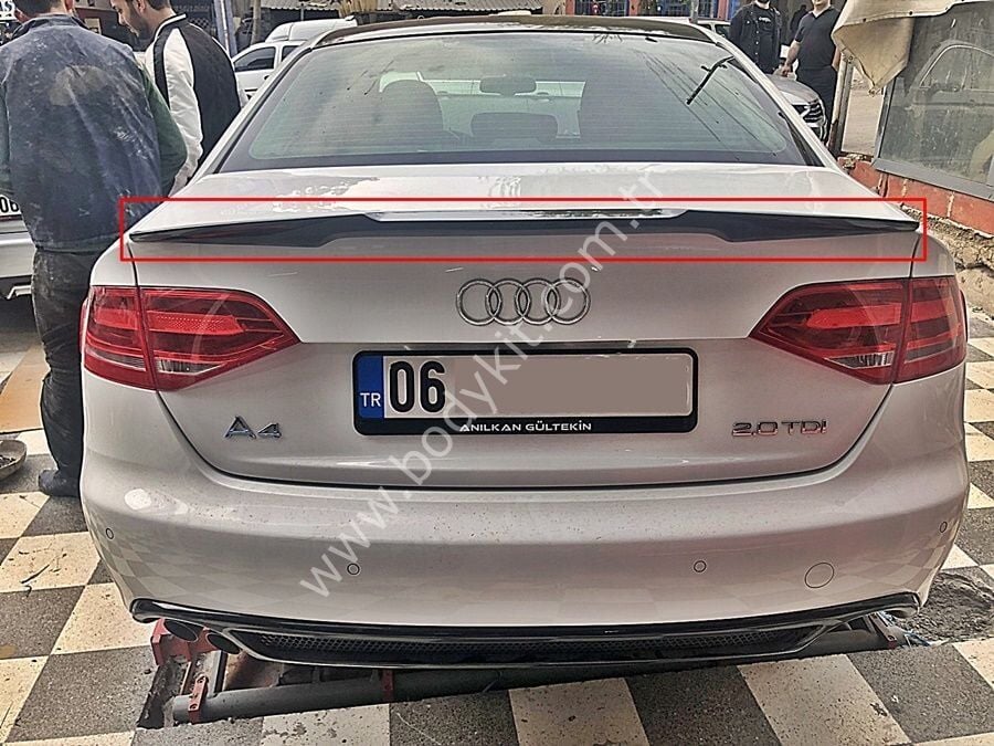 Audi A4  Uyumlu Yedek Parça Yarasa Bagaj Spoiler