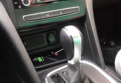 Renault Megane 4 2016+ Uyumlu Yedek Parça Kablosuz Şarj Standı