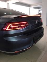 Volkswagen Passat Uyumlu Yedek Parça Led Spoiler Parlak Siyah