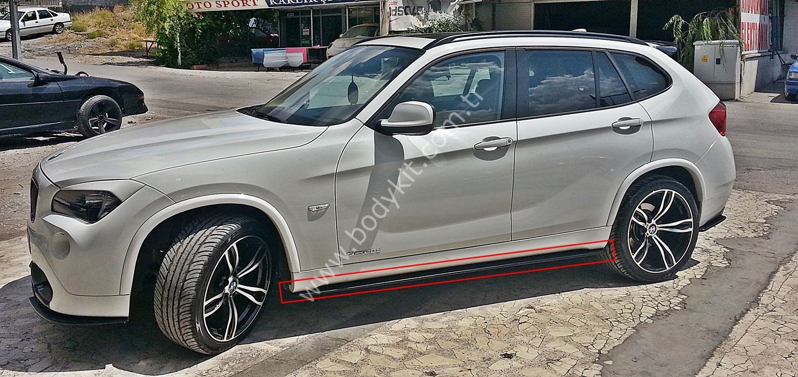 BMW X1 E84 (2009-2014) Uyumlu Yedek Parça Marşpiyel Lip (Plastik)