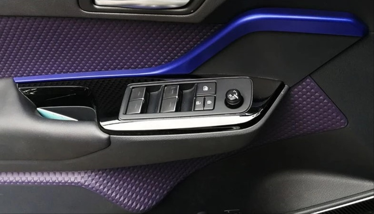 Toyota C-HR 2016-2019 Için Uyumlu Kapı  Çıtası- Mavi
