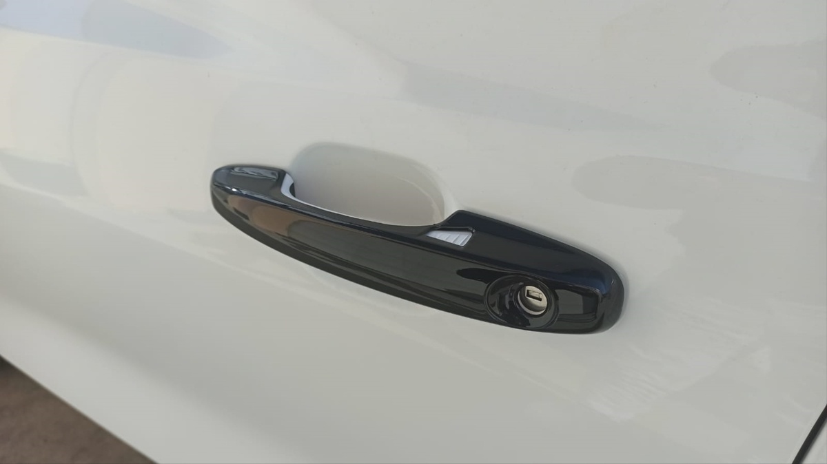 Ford Focus Için Uyumlu 2019+ Kapı Kolu Pıano Black(Smart Key)