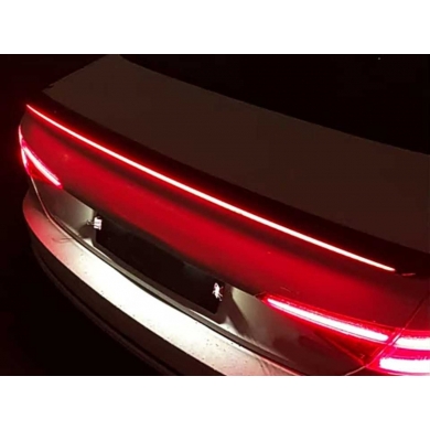 Audi A4 2016-2019  Uyumlu Yedek Parça Led Spoiler Parlak Siyah