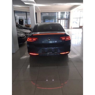 Volkswagen Passat Uyumlu Yedek Parça Led Spoiler Parlak Siyah