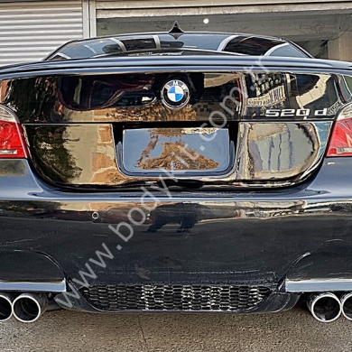 BMW E60 Uyumlu Yedek Parça Kare Arka Plakalık