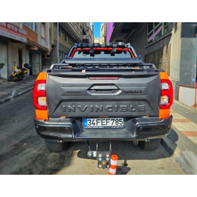 Toyota Hilux 2015+ Bagaj Kapağı Kaplaması